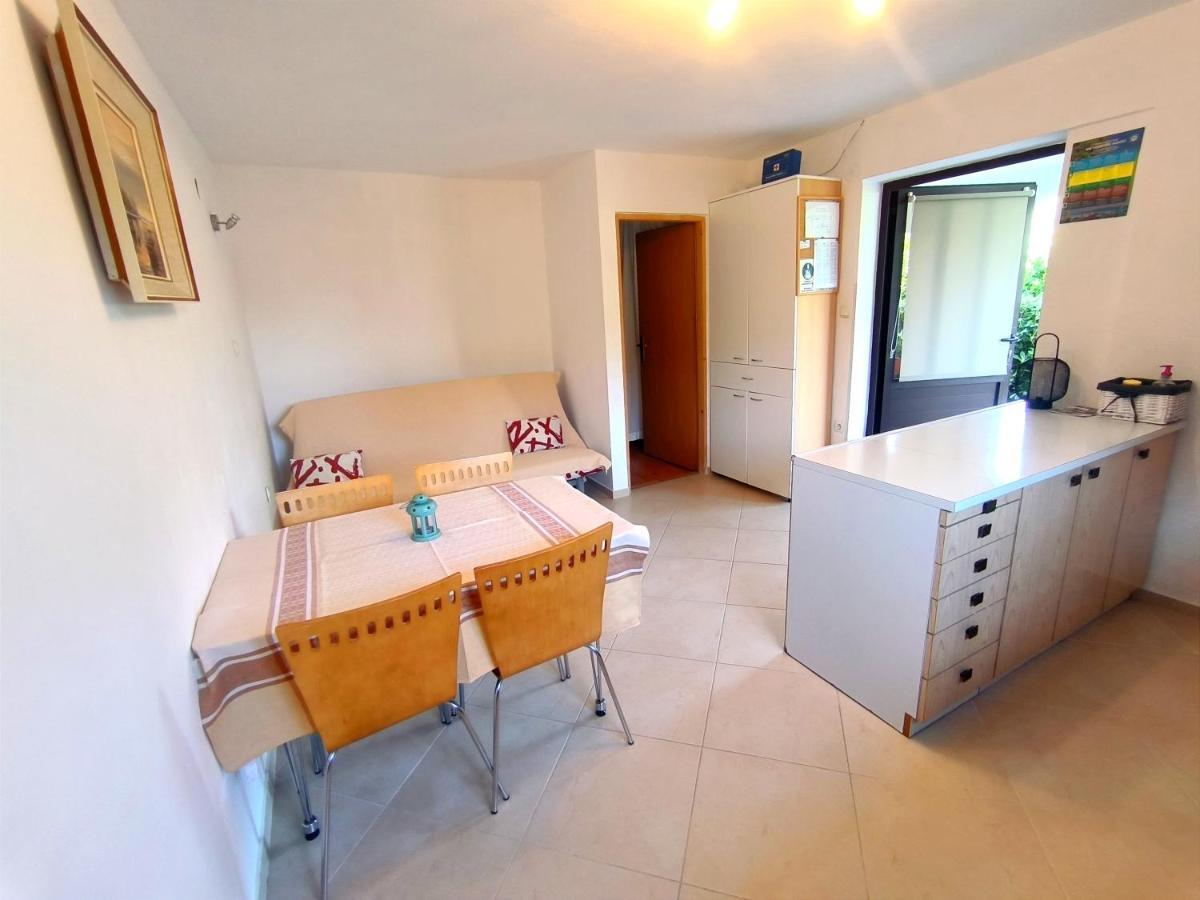 Apartment Dumicic 2 Mundanije